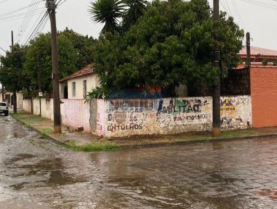 Casa para Venda, em Avaré, bairro Santana, 2 dormitórios, 1 banheiro